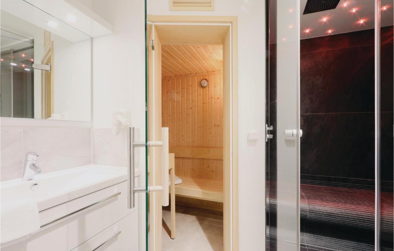 Nice Apartment In Luebeck Travemuende With Sauna 외부 사진